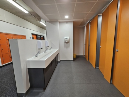  Hastane WC kabinleri